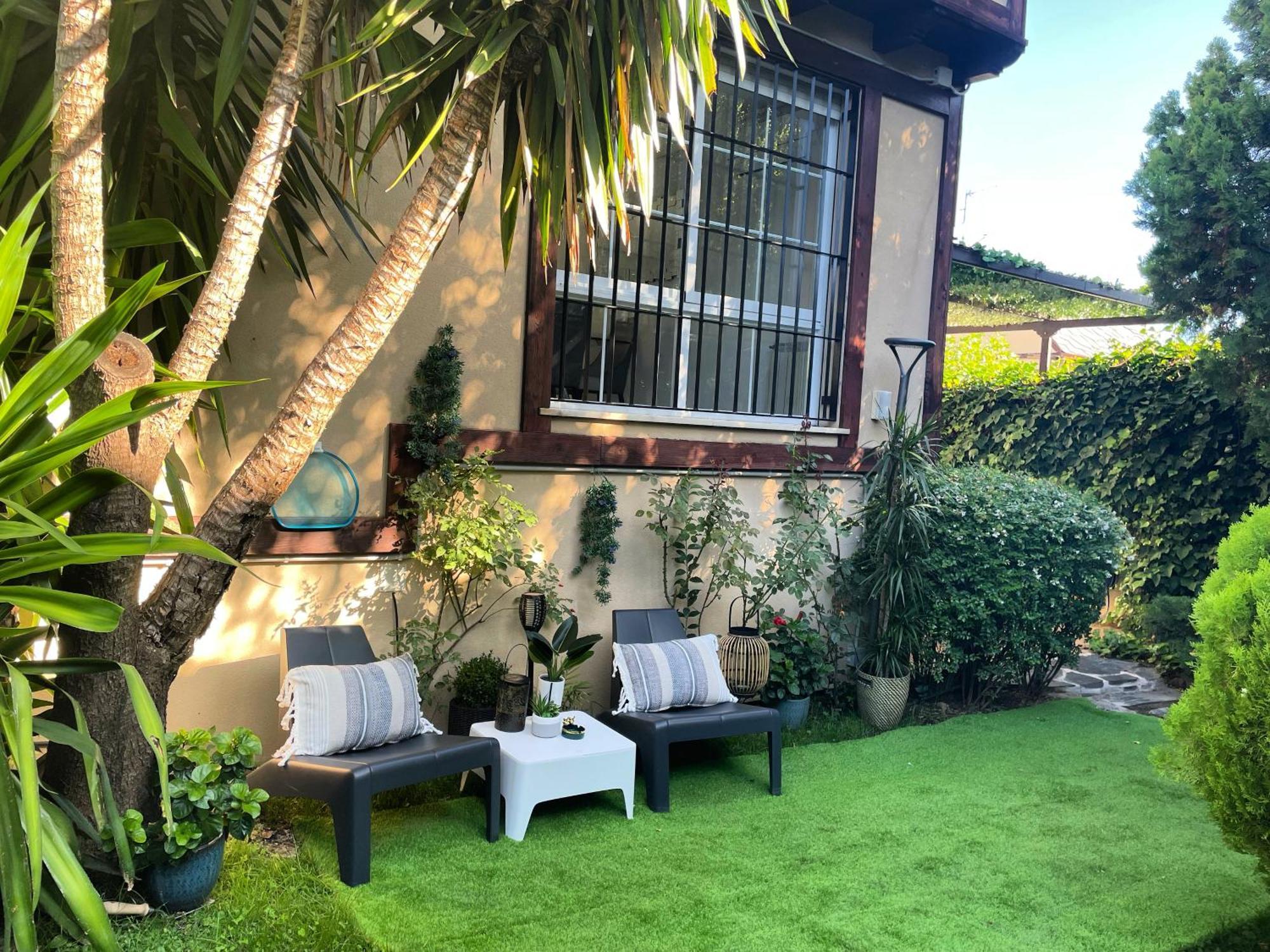 Holiday home Moderna Casa De Lujo Con Jacuzzi En El Jardin *