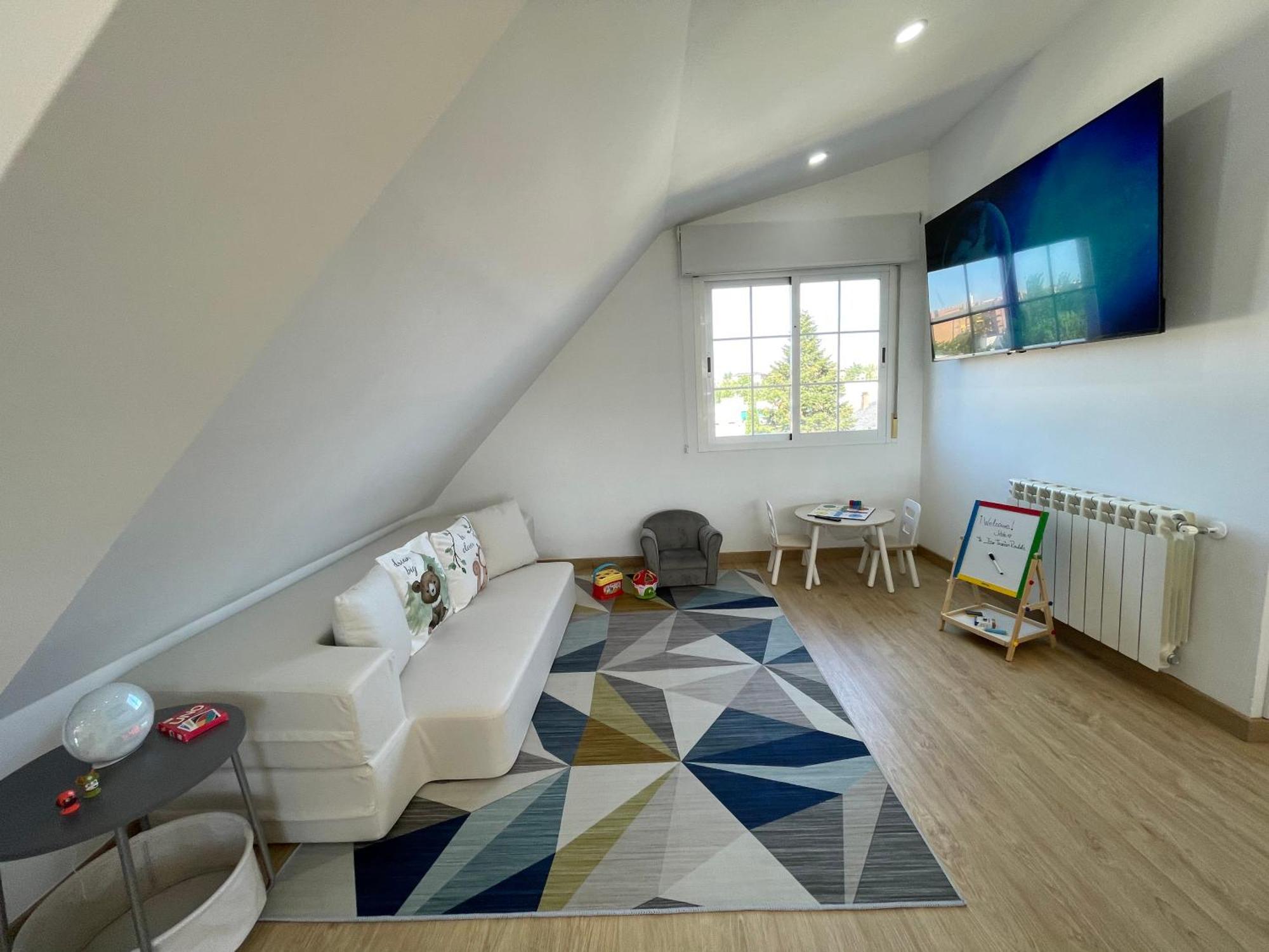 Holiday home Moderna Casa De Lujo Con Jacuzzi En El Jardin