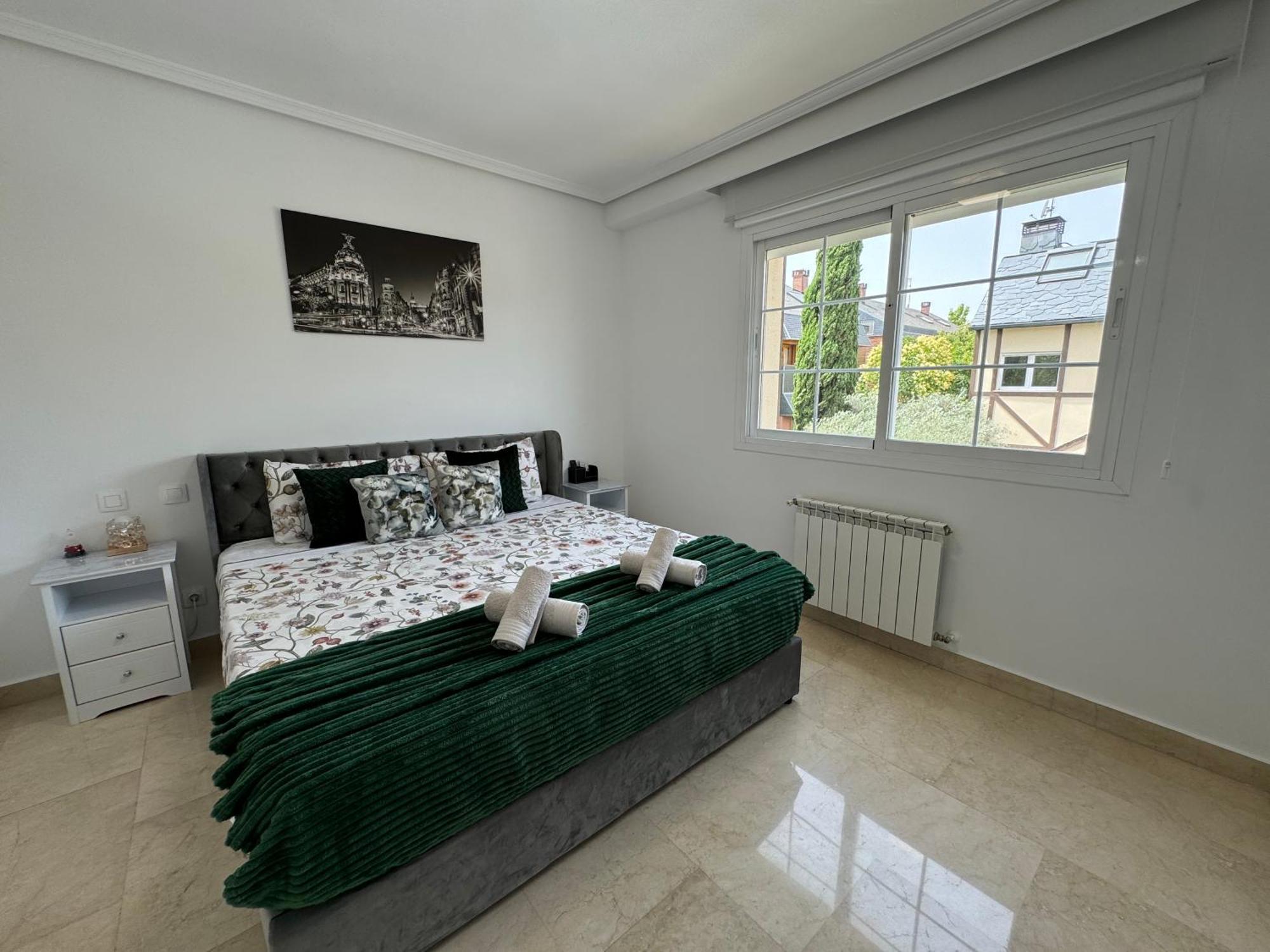 Moderna Casa De Lujo Con Jacuzzi En El Jardin Holiday home Madrid