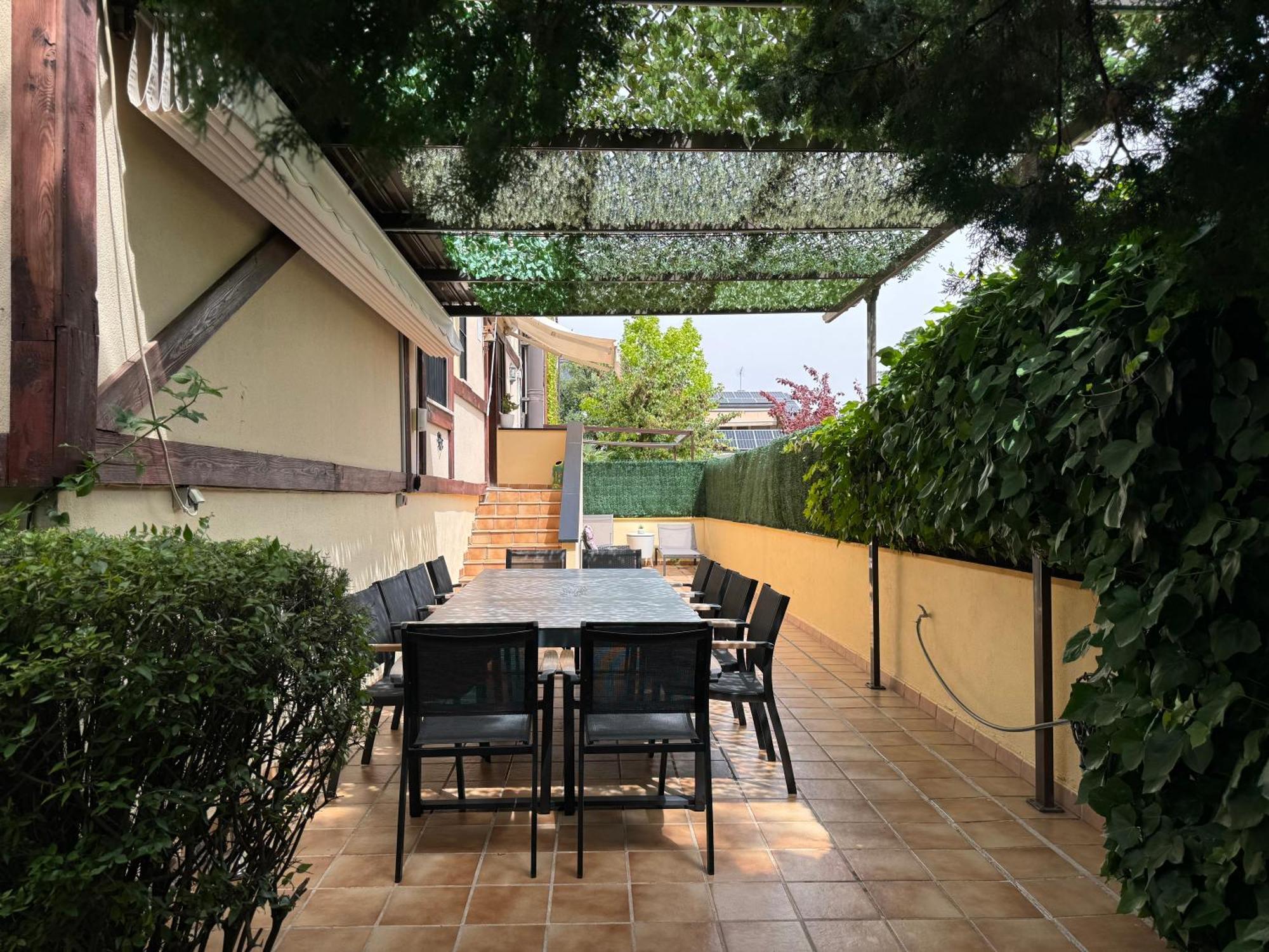 Holiday home Moderna Casa De Lujo Con Jacuzzi En El Jardin Madrid