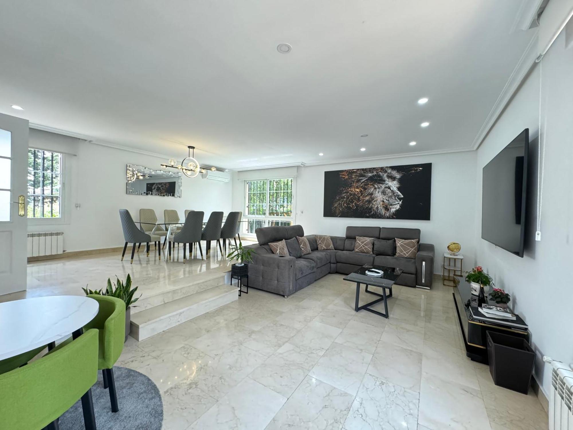 Holiday home Moderna Casa De Lujo Con Jacuzzi En El Jardin *